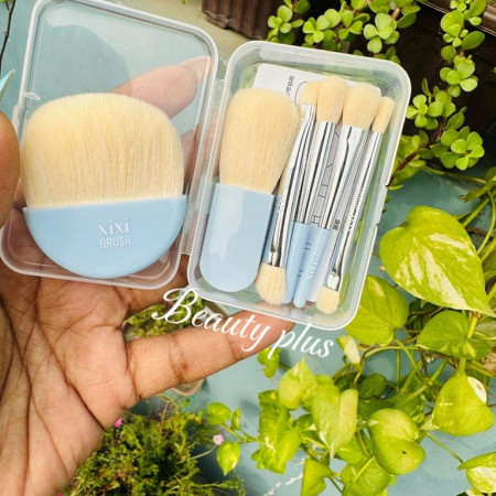 Xixi Mini travel brush set